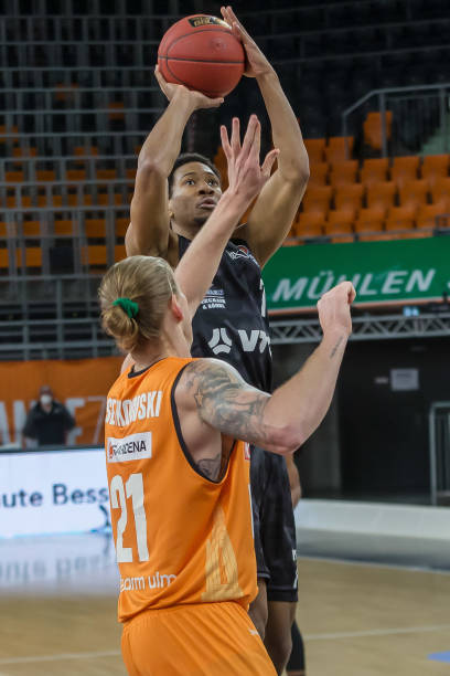 曾多次击败 曾多次击败