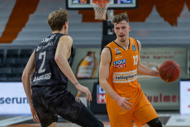 他们有深厚 他们有深厚