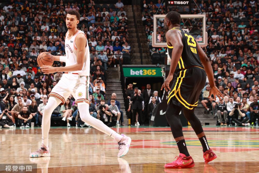 背靠背阳光 背靠背阳光