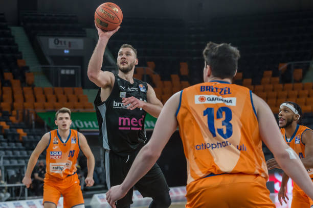 更是亚裔球 更是亚裔球